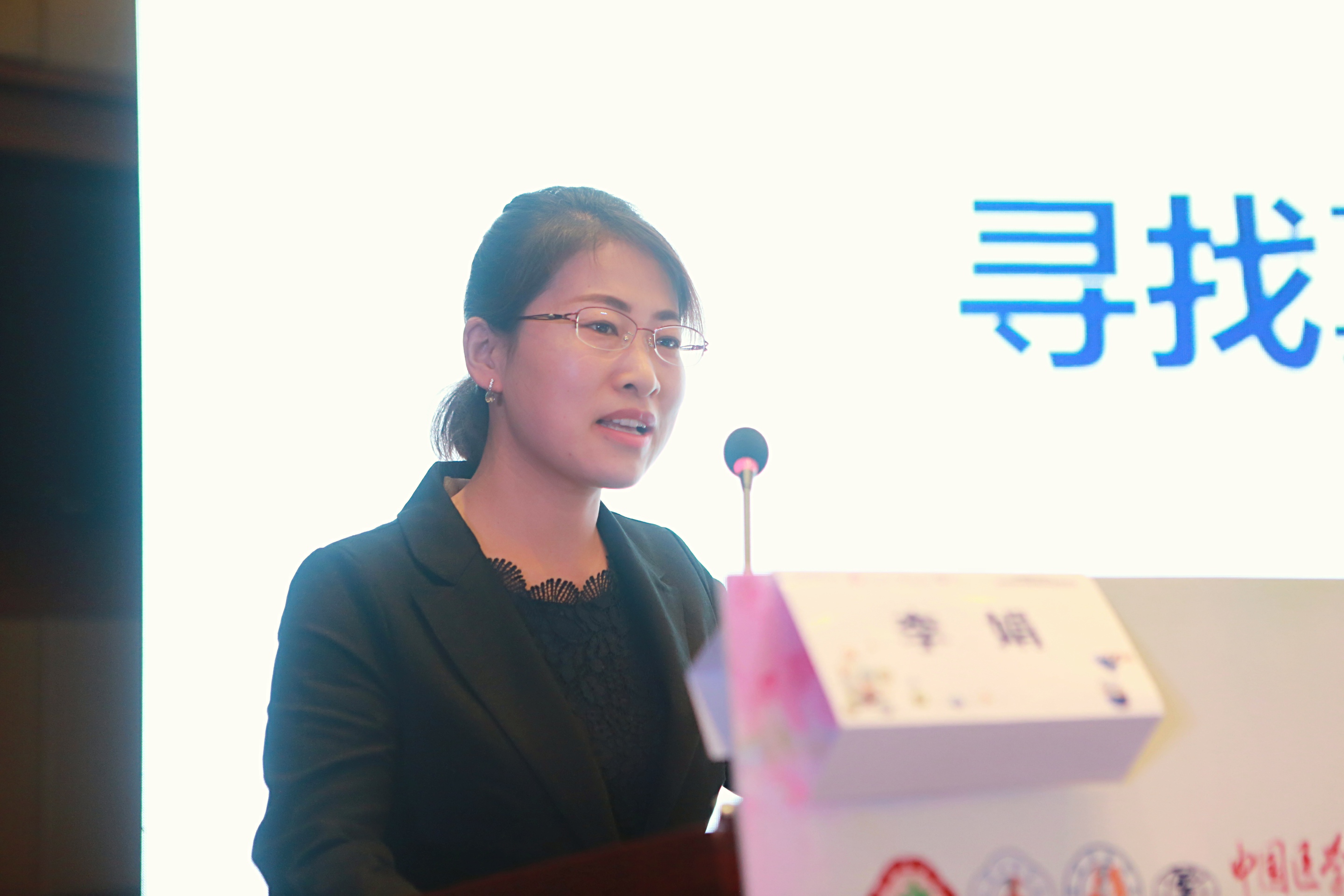 李娟 医师.jpg
